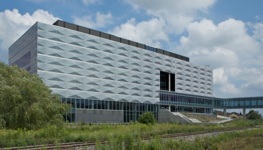 Engineering 5 Building / Perkins+Will