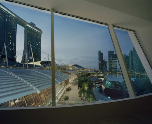 Artscience Museum In Singapore / SafdieArchitects