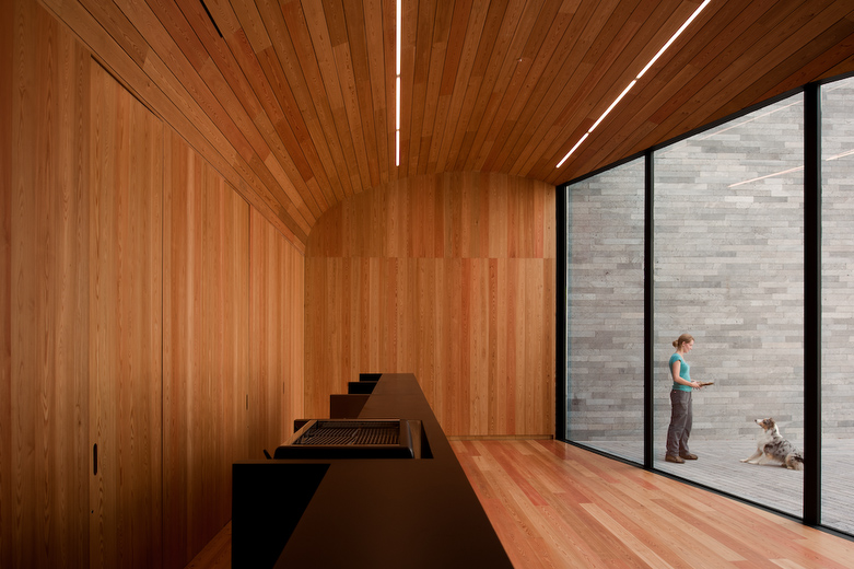 Building In Lagoa das Furnas / Aires Mateus