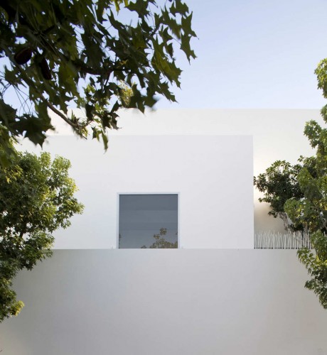 Non Visible House / Paritzki Liani Architects