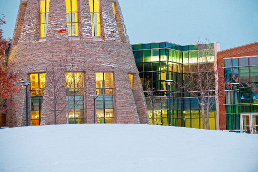 University Center Expansion Tower / Holzman Moss Bottino