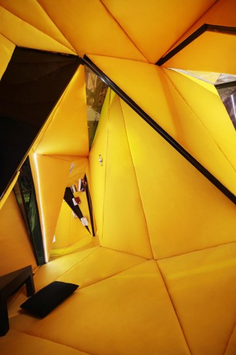 Lunar Pop-up Store / bynStudio