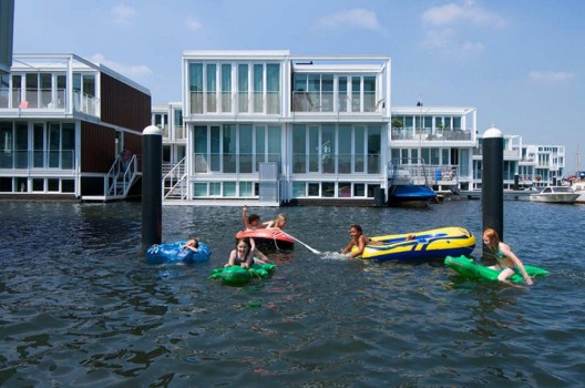 Floating Houses In IJburg / Architectenbureau Marlies Rohmer