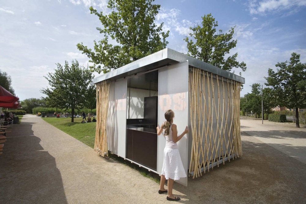 Simple-Tech-Kiosk / partnerundpartner-architekten