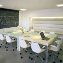 ANGRY MONKEY OFFICES / Jensen Architects/Jensen & Macy Architects ANGRY MONKEY OFFICES / Jensen Architects/Jensen & Macy Architects © Sharon Risedorph