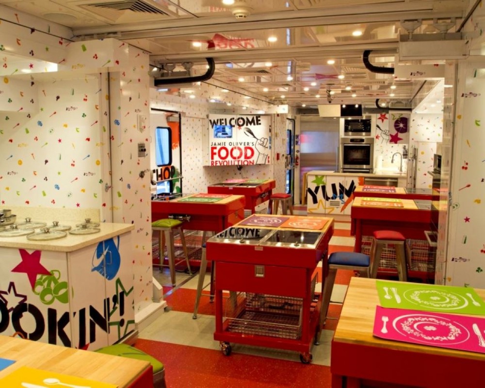 Jamie Oliver Food Truck / Rockwell Group