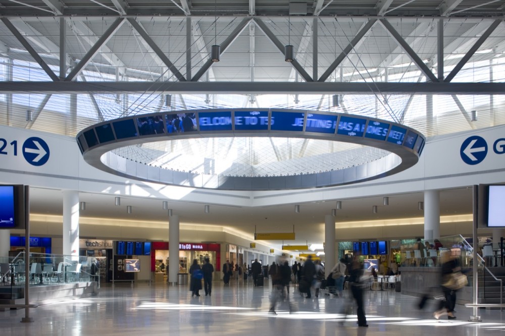 JetBlue Airways T5 at JFK / Rockwell Group with Gensler