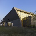 Montrose Cultural Centre / Teeple Architects Montrose Cultural Centre / Teeple Architects © Shai Gil Photography