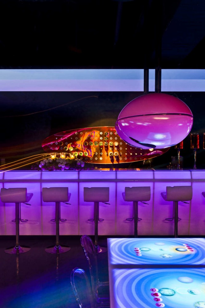 MOJO iCuisine Interactive Restaurant / Moxie Design