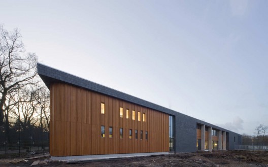 Juvenile Living / UArchitects