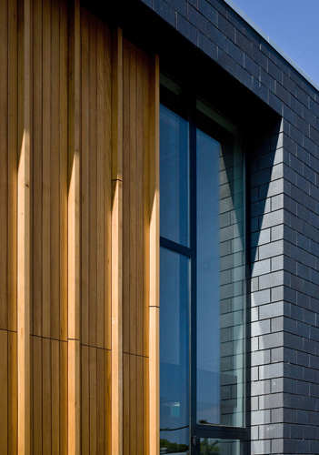 Juvenile Living / UArchitects