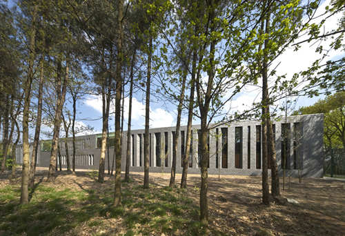 Juvenile Living / UArchitects
