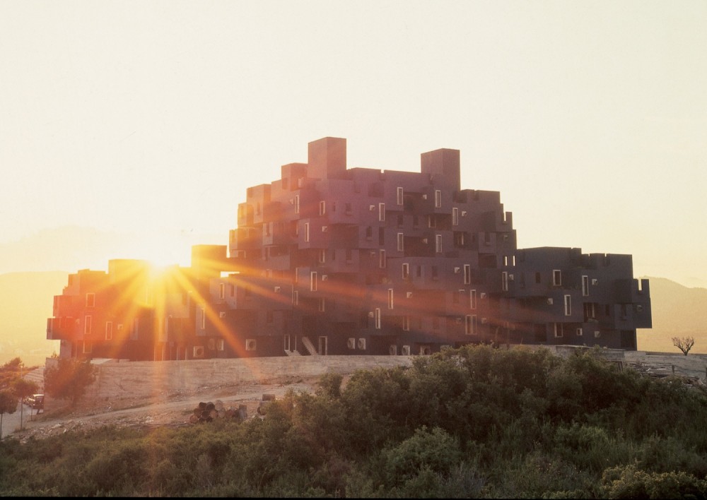 AD Classics: Kafka Castle / Ricardo Bofill