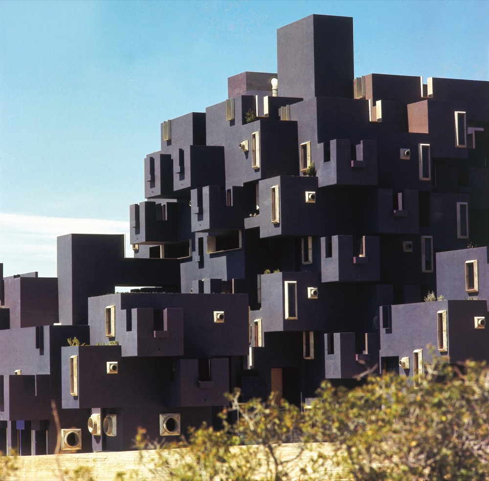 AD Classics: Kafka Castle / Ricardo Bofill