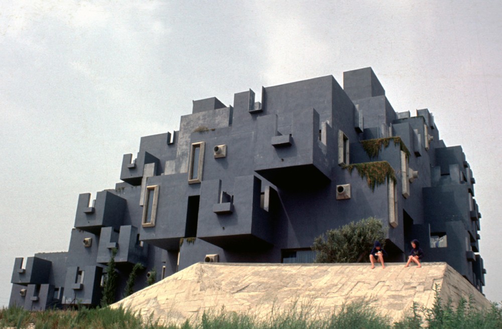 AD Classics: Kafka Castle / Ricardo Bofill