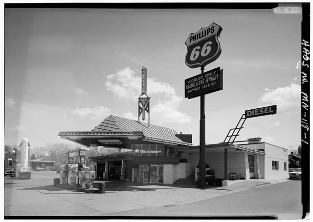 AD Classics: R.W. Lindholm Service Station / Frank Lloyd Wright