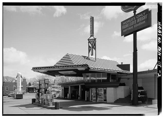 AD Classics: R.W. Lindholm Service Station / Frank Lloyd Wright