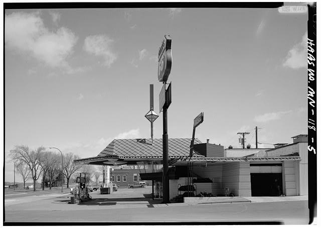 AD Classics: R.W. Lindholm Service Station / Frank Lloyd Wright