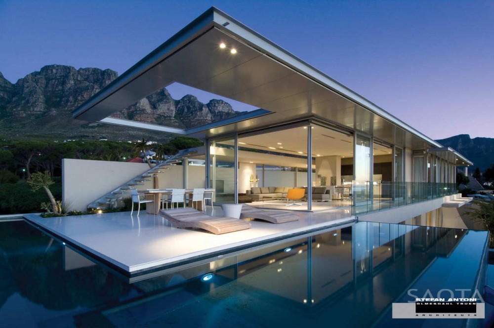 First Crescent / SAOTA