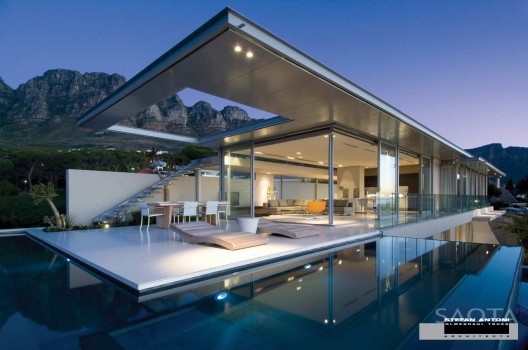 First Crescent / SAOTA