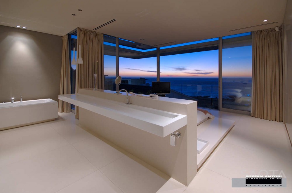 First Crescent / SAOTA