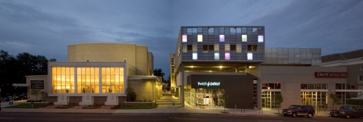 Lowenstein Cultural Center / Semple Brown Design
