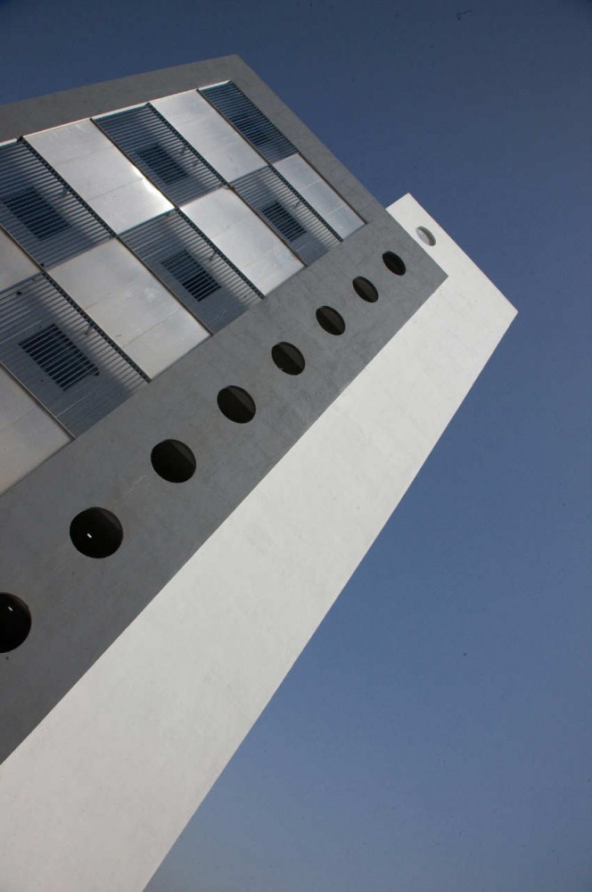 Pegasus / Vitan Architects