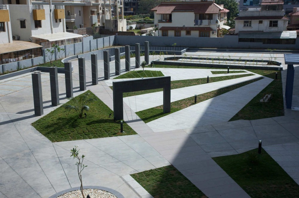 Pegasus / Vitan Architects