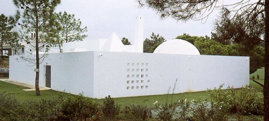 84a_b Eduardo Souto Moura, Quinta do Lago, Algarve (1984-89)