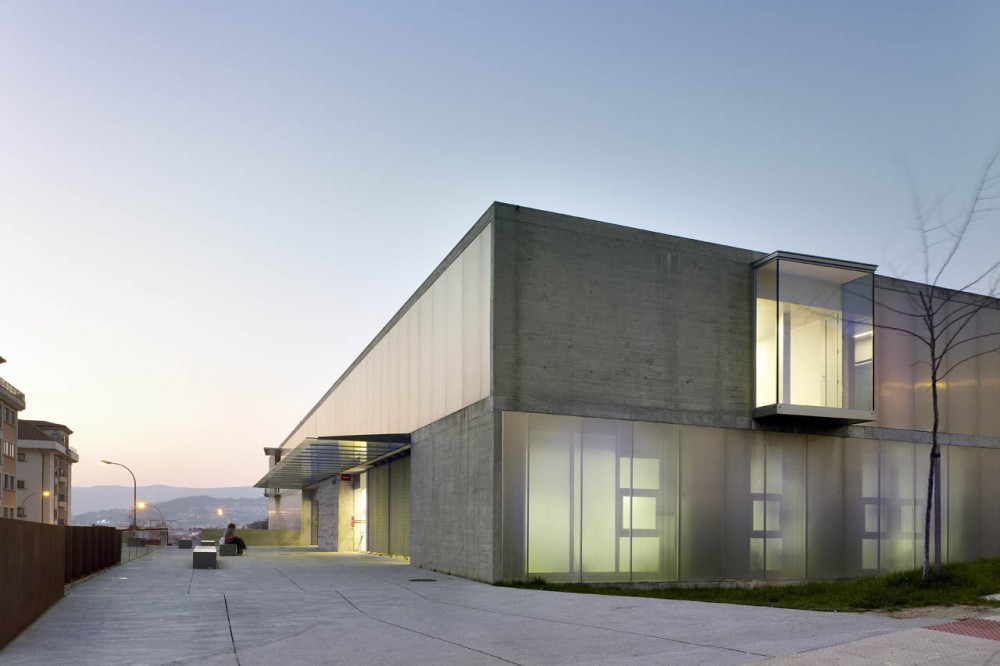 A Parda Health Centre / Vier Arquitectos