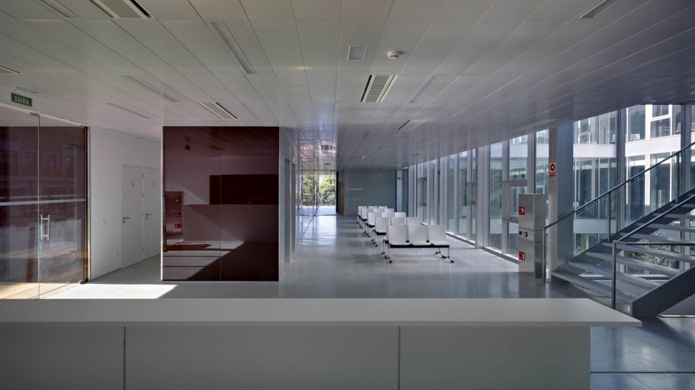 A Parda Health Centre / Vier Arquitectos