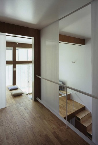 House Of Continuous Wall / Akitoshi Ukai/AUAU