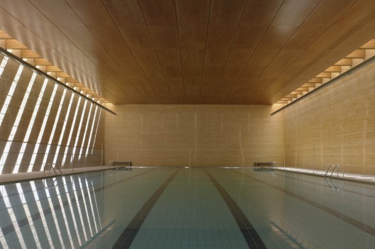 Indoor Swimming Pool In Toro / Vier Arquitectos SLP