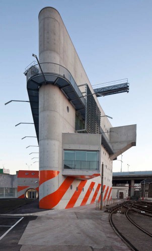Helicopter Building / Stephane Maupin, Nicolas Hugon