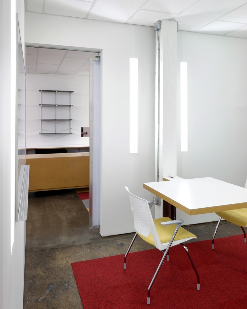 Andy’s Frozen Custard Home Office / Dake | Wells Architecture