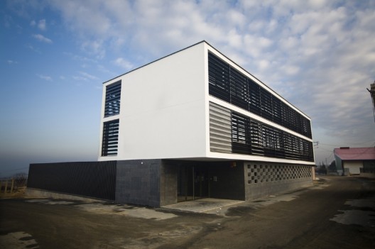 Nursery School in Alamcelles / BmesR29