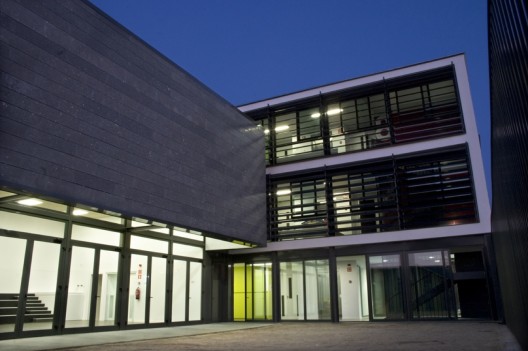 Nursery School in Alamcelles / BmesR29