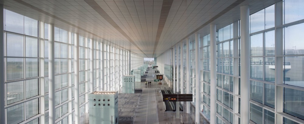 Barcelona Airport New Terminal / Ricardo Bofill