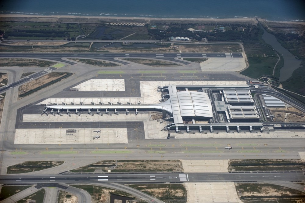 Barcelona Airport New Terminal / Ricardo Bofill