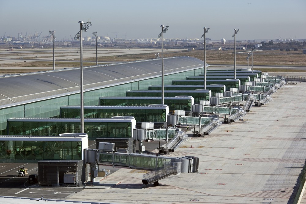 Barcelona Airport New Terminal / Ricardo Bofill