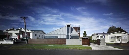 Waitakere Civil Defence Headquarters / Architectus