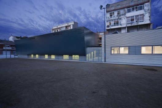 Retirement Home La Bordeta / BmesR29 Arquitectes