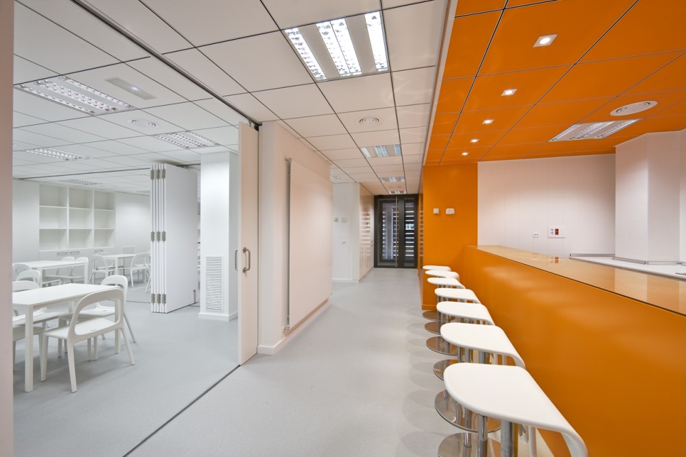 Retirement Home La Bordeta / BmesR29 Arquitectes