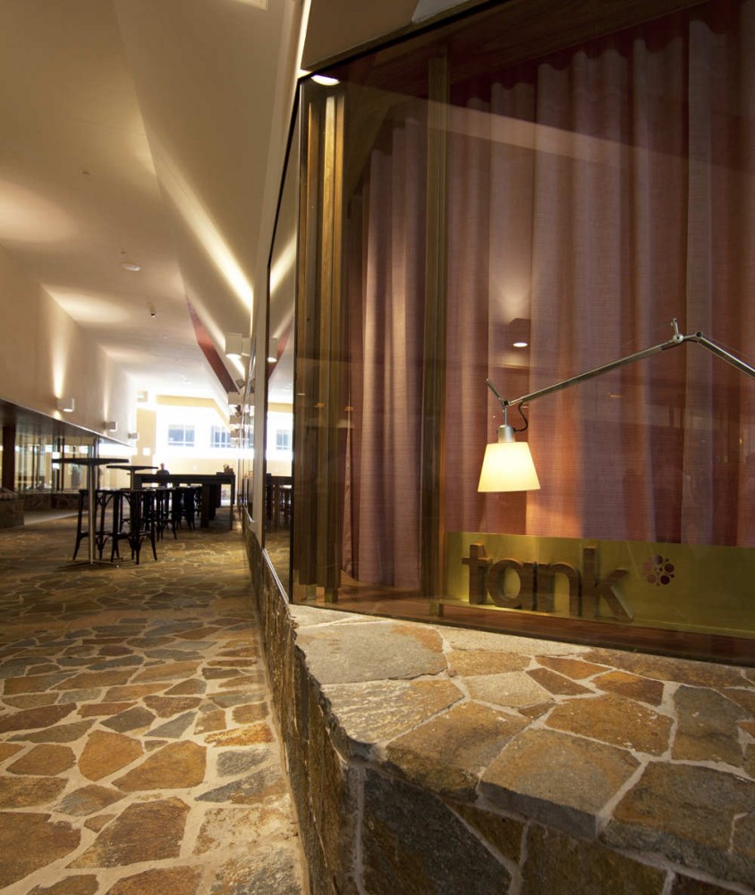 Tank Bar + Restaurant / Donovan Hill