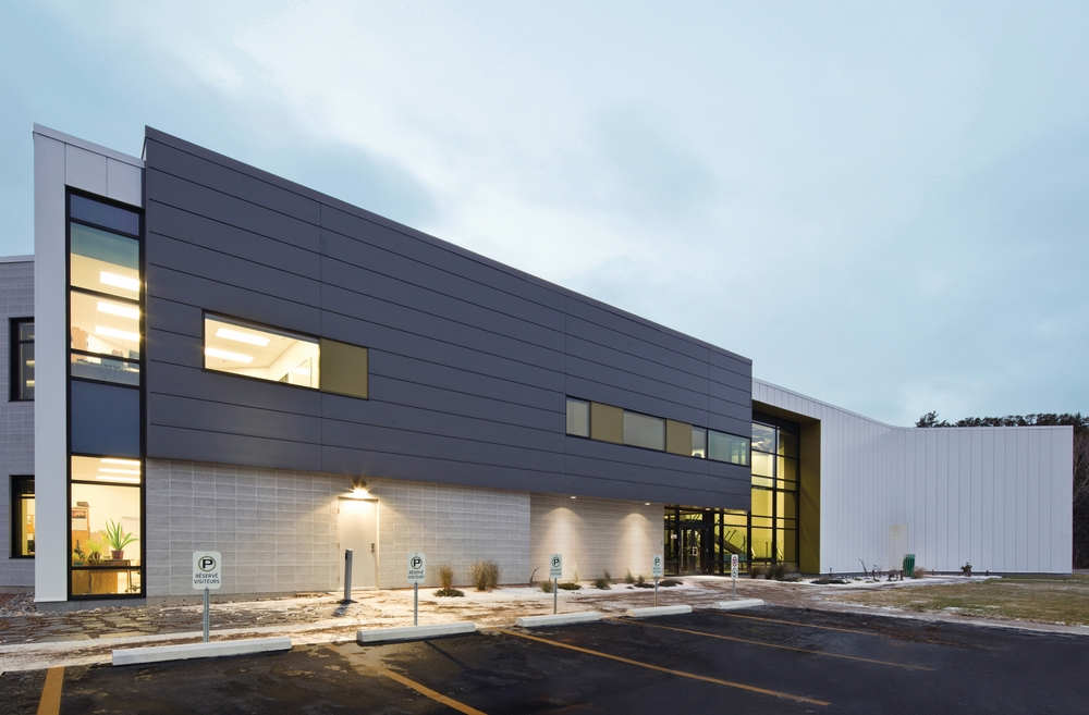 Centre Spécialisé de Technologie Physique du Québec / bisson | associés + Carl Charron Architecte