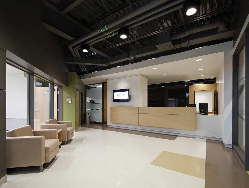 Centre Spécialisé de Technologie Physique du Québec / bisson | associés + Carl Charron Architecte
