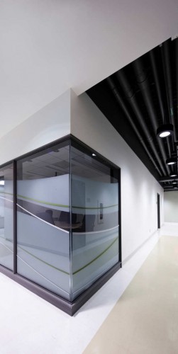 Centre Spécialisé De Technologie Physique Du Québec / bisson | associés + Carl Charron Architecte