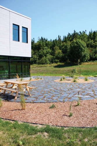 Centre Spécialisé De Technologie Physique Du Québec / bisson | associés + Carl Charron Architecte