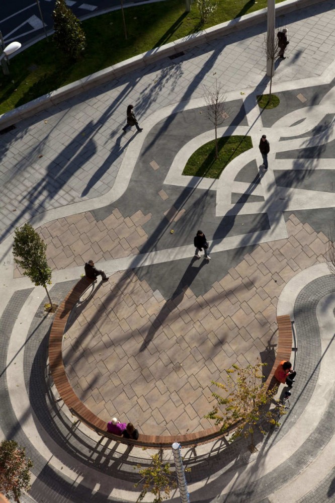 Ricard Viñes Square / Benedetta Tagliabue