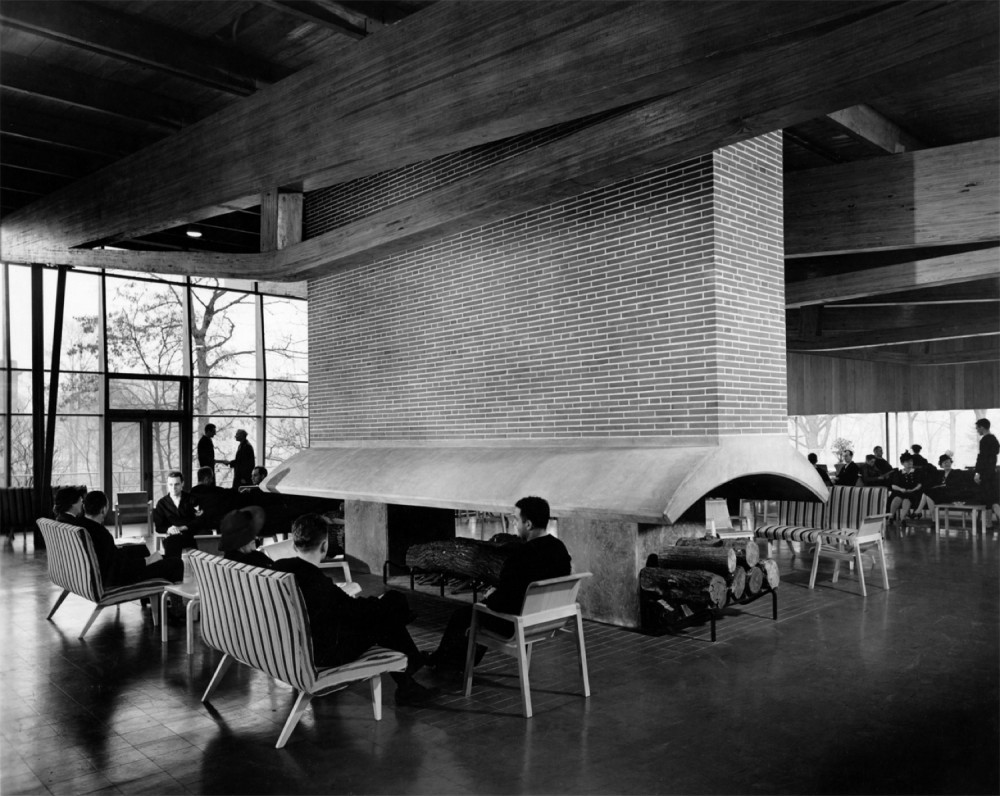 AD Classics: Great Lakes Naval Training Center, Hostess House / SOM